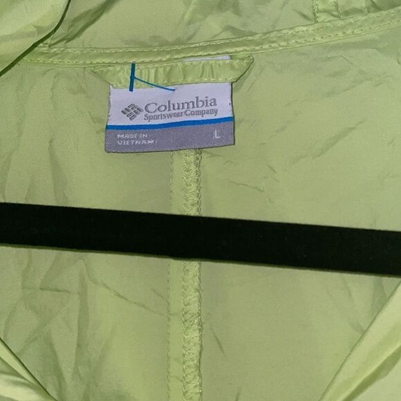 Columbia lightweight windbreaker  - Picture 3 of 9